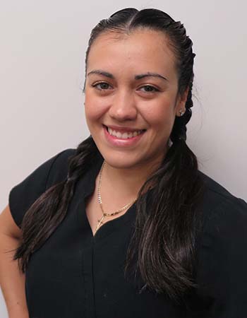Dental assistant Lizette